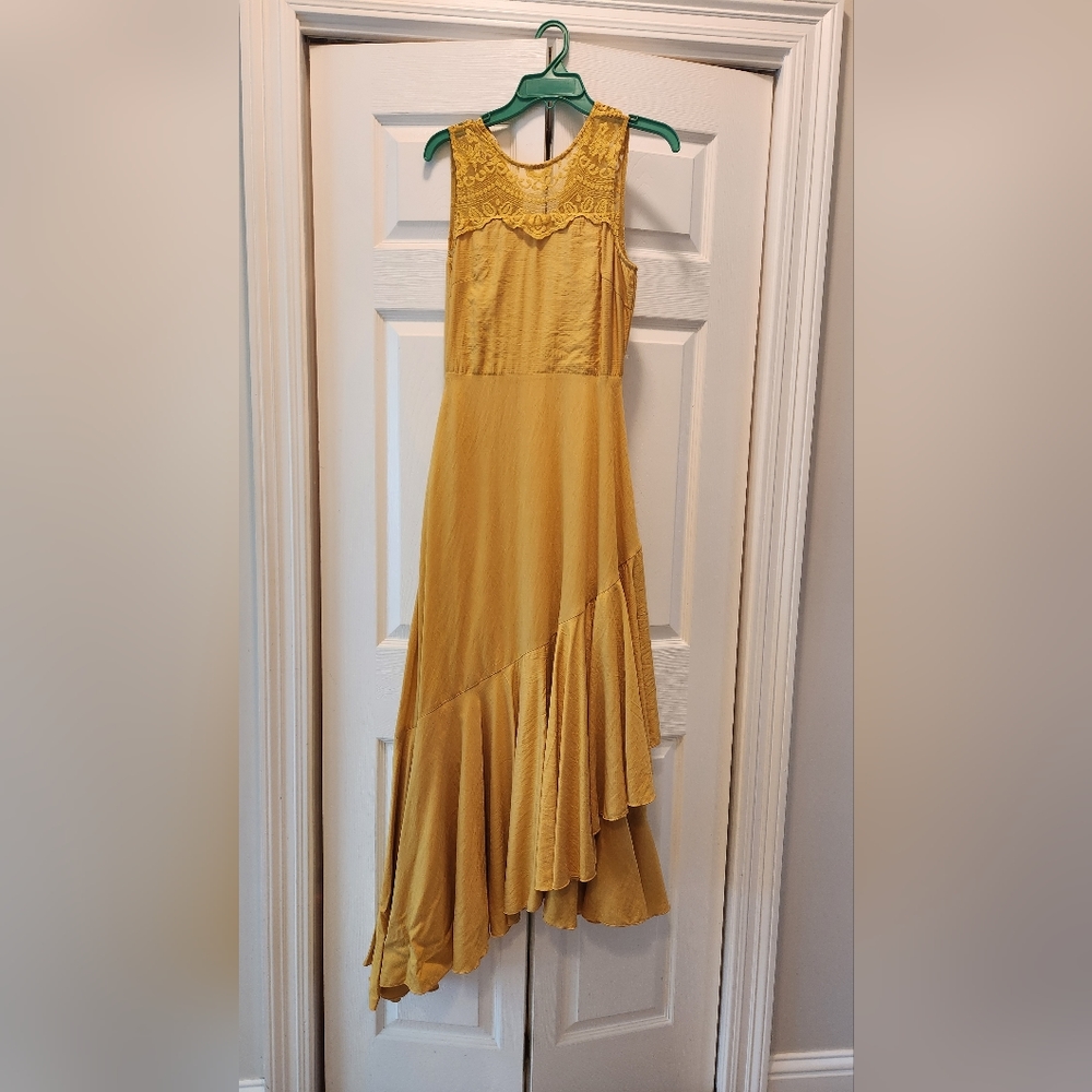 Yellow flowy dress from Joyfolie XS . Worn once..